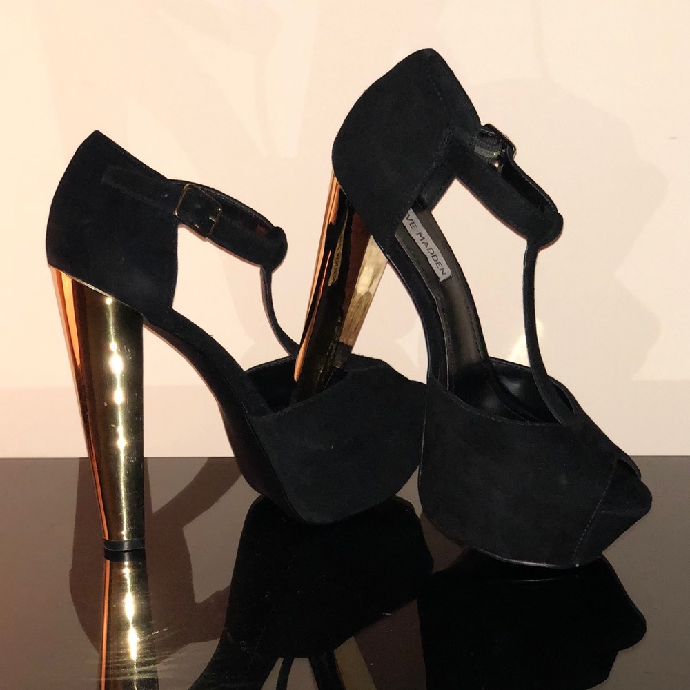 Steve Madden Black Suede Dyvine Heels